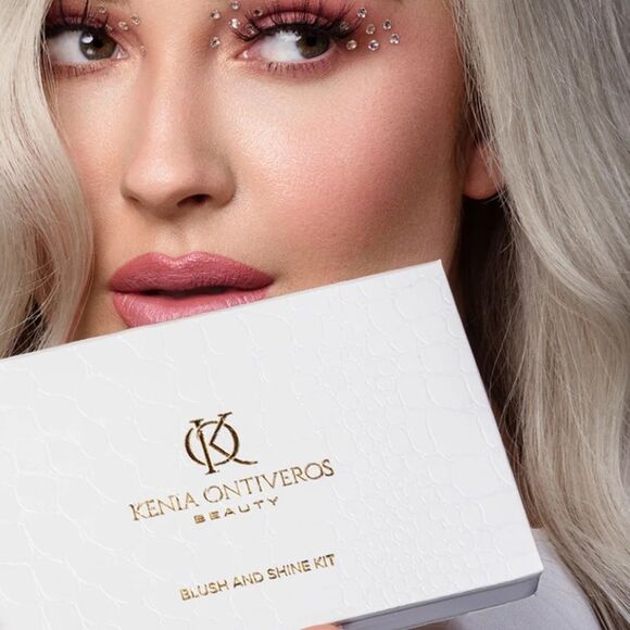 Kenia Ontiveros Blush & Shine Palette 3 blush + 3 highlight shade palette - Picture 4 of 7